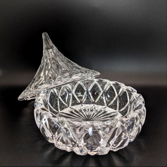 Vintage Hershey's Kisses "Crystal Kiss" Candy Dish - Picture 3 of 10